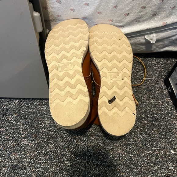 Red Wing Shoes Chestnut Leather Moc Toe Work Boots with Yellow Laces - Picture 5 of 7